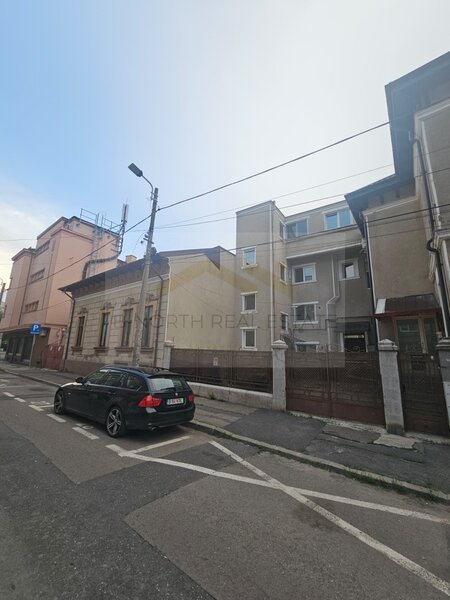 Parcul Carol Casa de inchiriat  Zona Centrala Langa Parcul Carol Ideala pentru birouri